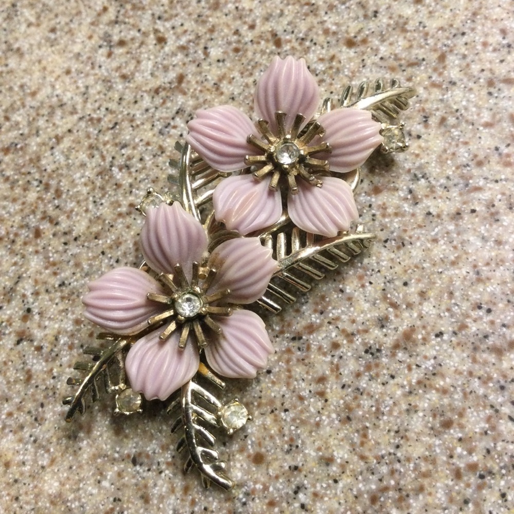 Vintage Mid Century Light Purple Flower Rhinestone Brooch
